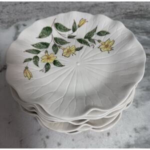 Vintage Rare Metlox Hand Painted Lolus Honeysuckle Ruffled Edge Plates Set